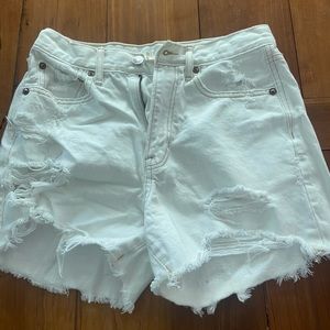 90/ boyfriend jean shorts size 2 white American eagle